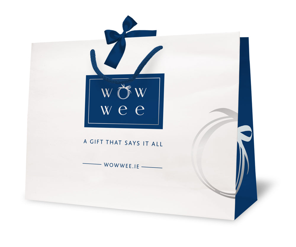 Personalised Mother’s Day Luxury Gift Set – Embroidered Initial Bath Towel & Scented Candle