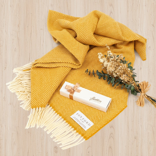 Boxed IRISH Gift Set - Foxford Inisfree Throw, Dried Flower Bouquet & Butler's Chocolates - Not Personalised