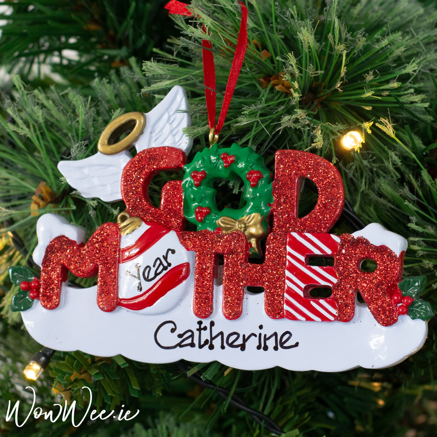 Personalised Christmas Ornaments make gorgeous gifts for special loved ones in our lives. 
