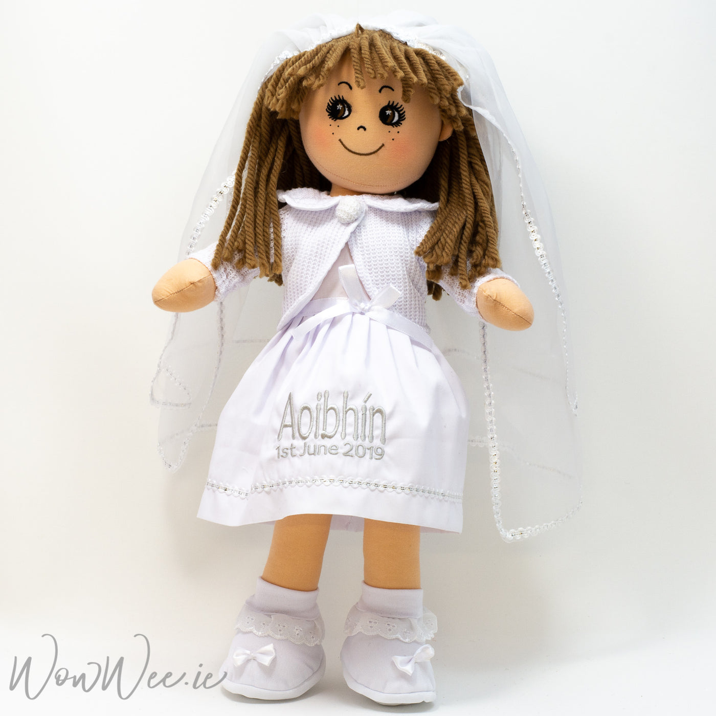 Personalised Communion Rag Doll is a gorgeous keepsake for a little girl on her special day. 4 different hair colour options to choose from to match the Communion Girl.